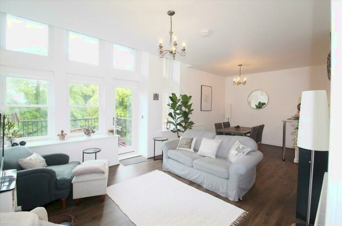 2 Bedroom Flat To Rent In Kershaw Drive, Lancaster, LA1