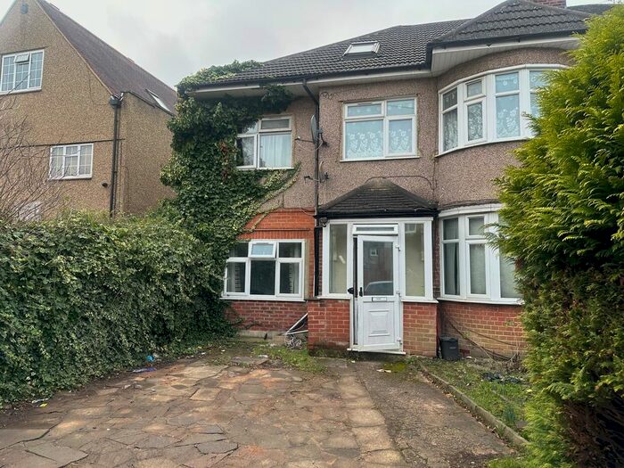 1 Bedroom Flat To Rent In Rugby Close, Harrow, HA1