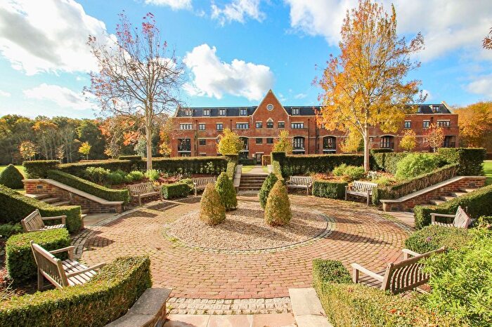 2 Bedroom Flat For Sale In Little Trodgers Lane, Mayfield, TN20