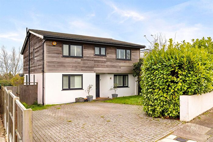 4 Bedroom Detached House For Sale In Windmill Drive, Westdene, Brighton, BN1