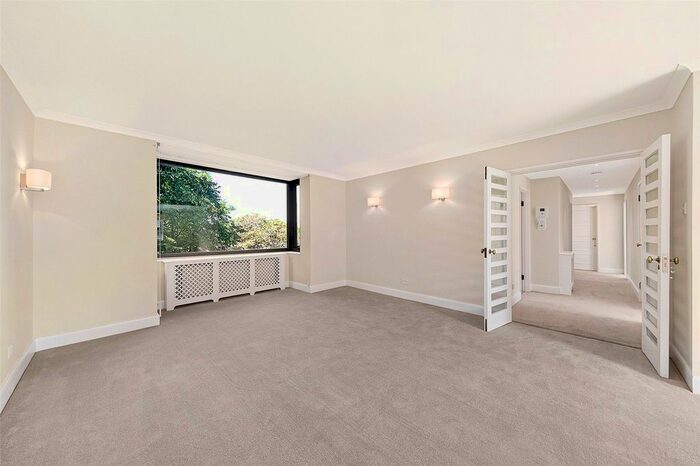 3 Bedroom Flat To Rent In Serlby Court, Somerset Square, Kensington, London, W14