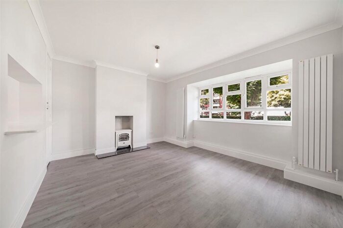 3 Bedroom Property For Sale In Aldrington Road, London, SW16