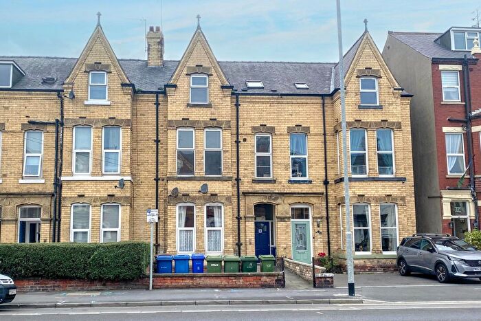 2 Bedroom Flat For Sale In Flamborough Road, Bridlington, YO15