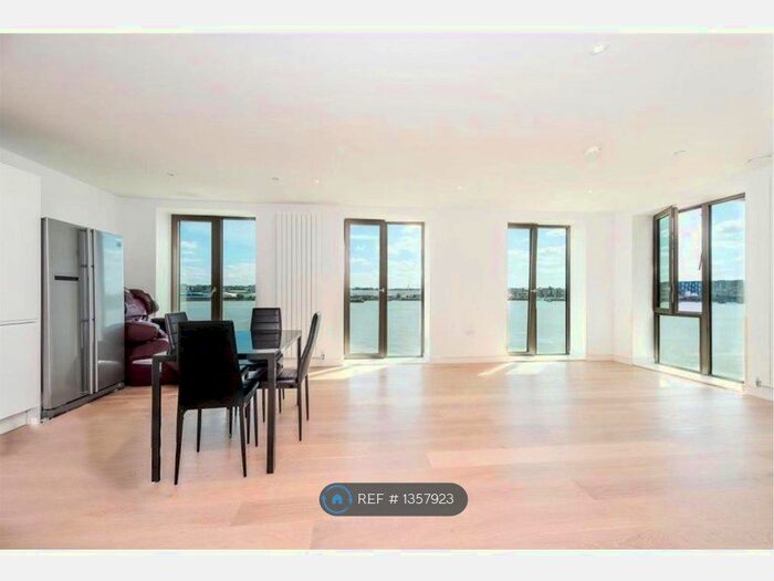 3 Bedroom Flat To Rent In Schooner Road, London, E16