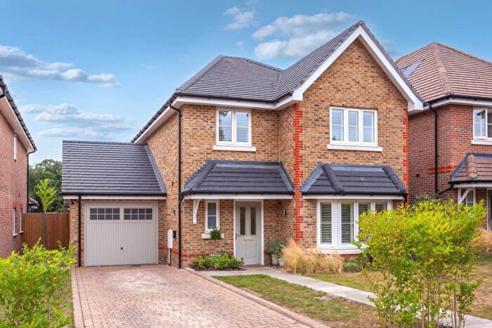 4 Bedroom Detached House For Sale In Hemphill Place, Sonning Common, South Oxfordshire, RG4