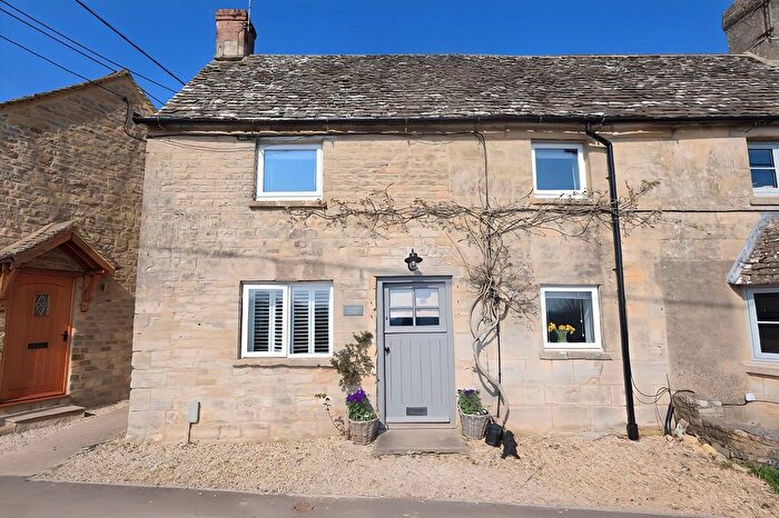 2 Bedroom Cottage For Sale In Farm Lane, Crawley, Witney, OX29