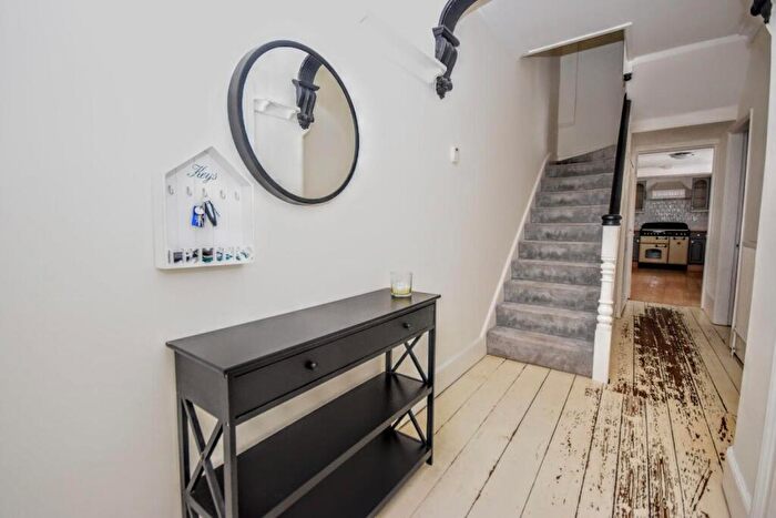 3 Bedroom End Of Terrace House For Sale In Newmarket, Louth, LN11