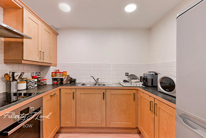 1 Bedroom Apartment For Sale In Locksons Close, London, E14