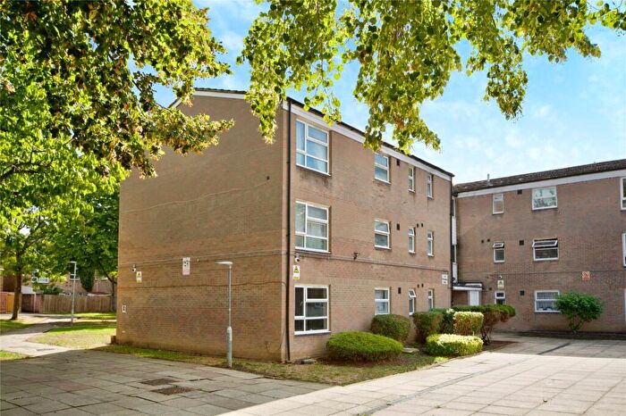 3 Bedroom Flat For Sale In Pocklington Close, London, NW9