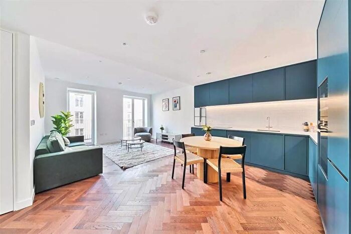 2 Bedroom Flat To Rent In Lewis Cubitt Square, London, N1C