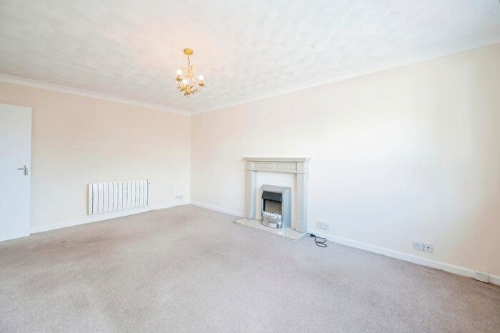 2 Bedroom Flat For Sale In Rails Lane, Hayling Island, Hampshire, PO11