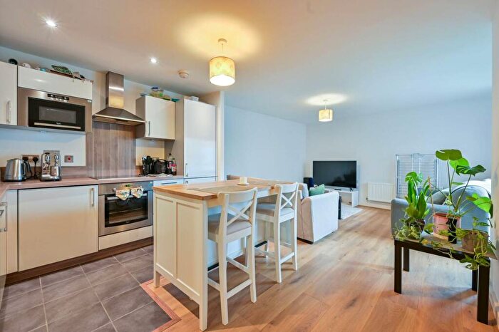 2 Bedroom Flat To Rent In Surrey Quays Road, Canada Water, London, SE16
