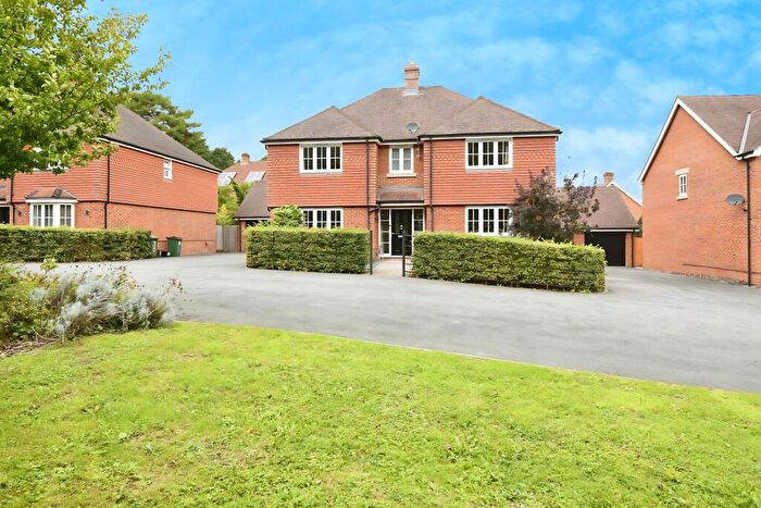 5 Bedroom Detached House For Sale In Woodford Close, Bishopstoke, SO50