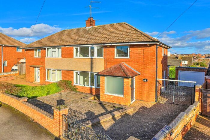 3 Bedroom Semi-Detached House To Rent In Windermere Road, Kettering, NN16