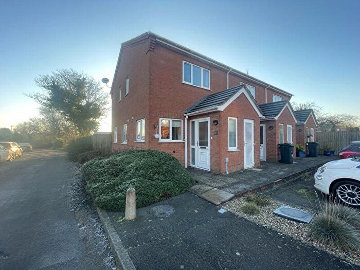 2 Bedroom End Of Terrace House To Rent In Whittington Grove, Birmingham, B33