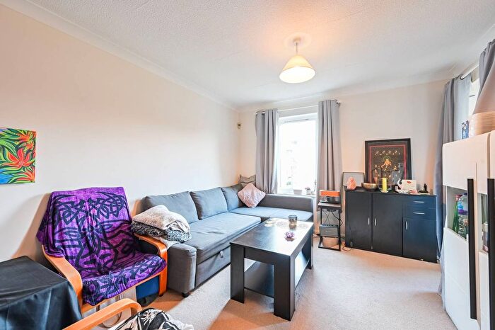 Studio To Rent In Bowmans Mews, Aldgate, London, E1