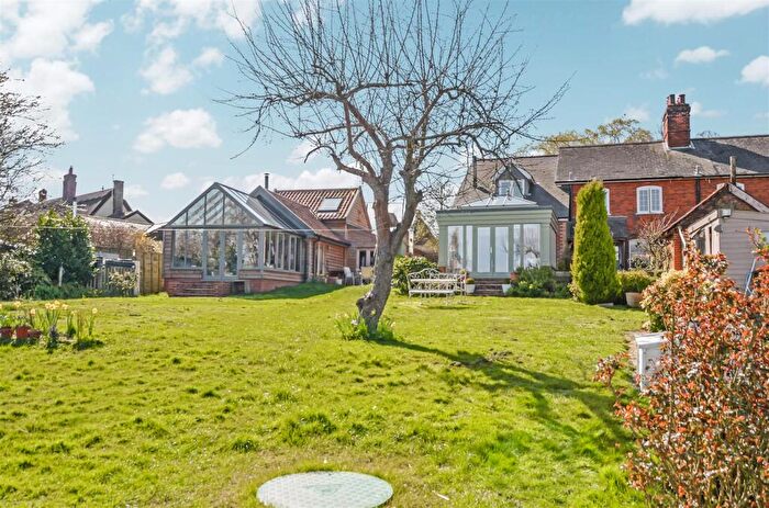 6 Bedroom Semi-Detached House For Sale In Stows Hill, Bury St. Edmunds, IP30