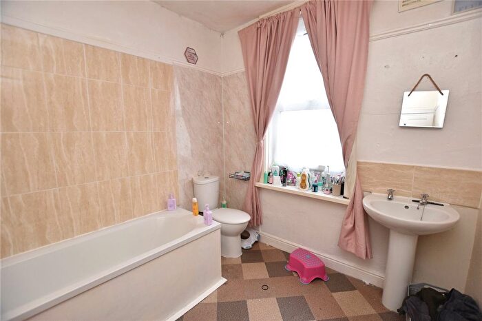3 Bedroom End Of Terrace House For Sale In Darfield Road, Leeds, West Yorkshire, LS8