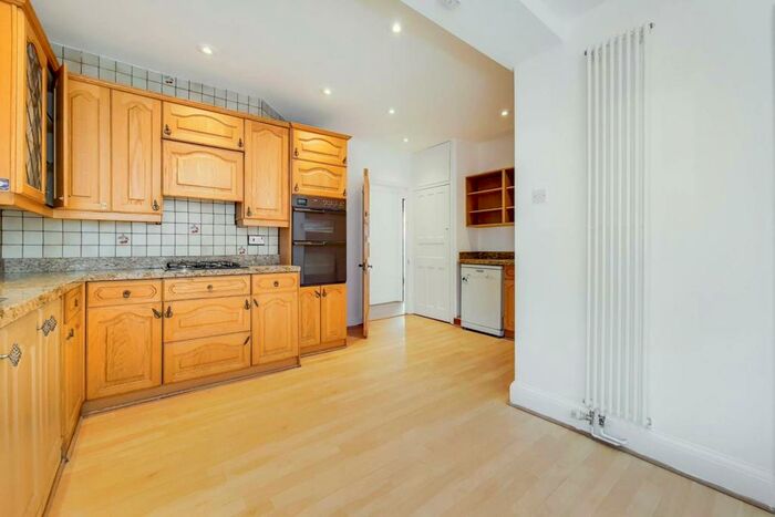 5 Bedroom Semi-Detached House To Rent In Armitage Road, Golders Green, London, NW11