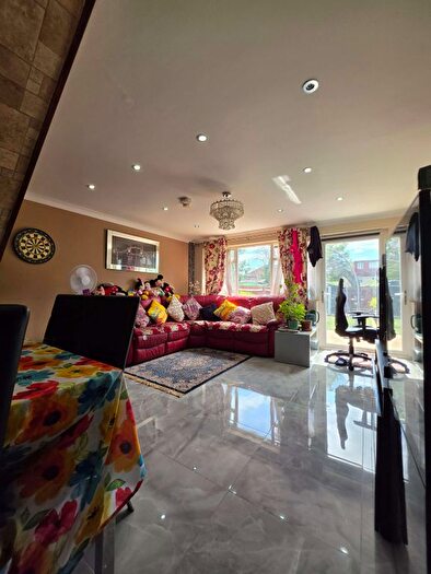 2 Bedroom Terraced House To Rent In Eastcote Lane, HA2