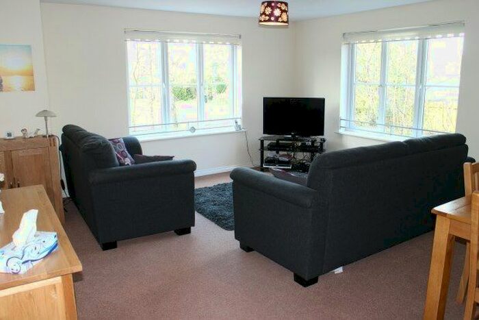 2 Bedroom Flat To Rent In West Wellhall Wynd, Hamilton, ML3