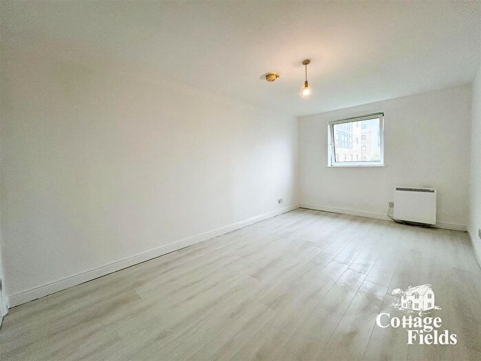 1 Bedroom Flat To Rent In Sheerness Mews, London, E16