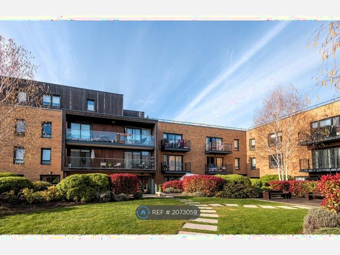 3 Bedroom Flat To Rent In Dowding Drive, London, SE9