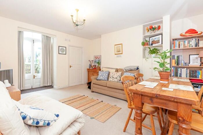 1 Bedroom Flat To Rent In Kingswood Road, London, SW2