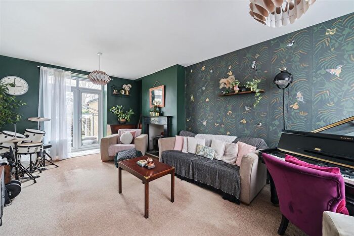 4 Bedroom Semi-Detached House For Sale In Merriottsford, Merriott, TA16