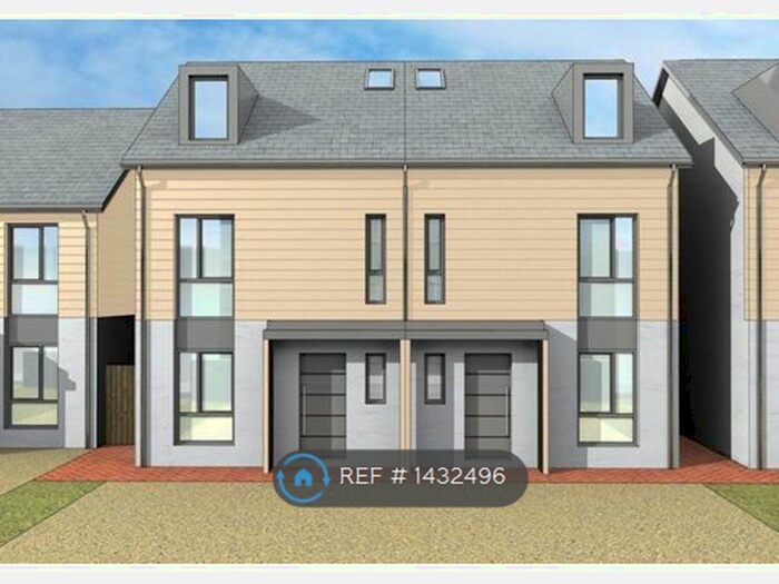 4 Bedroom Semi-Detached House To Rent In Balmoral Road, Darwen, BB3