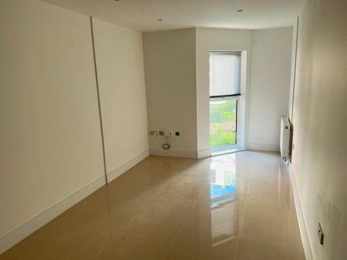 2 Bedroom Property To Rent In Portswood Road, Southampton, SO17