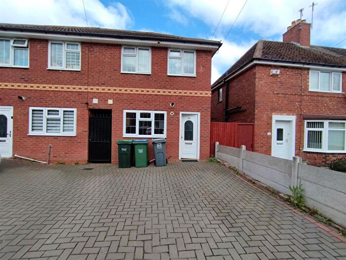 4 Bedroom Property To Rent In Carisbrooke Road, Wednesbury, WS10