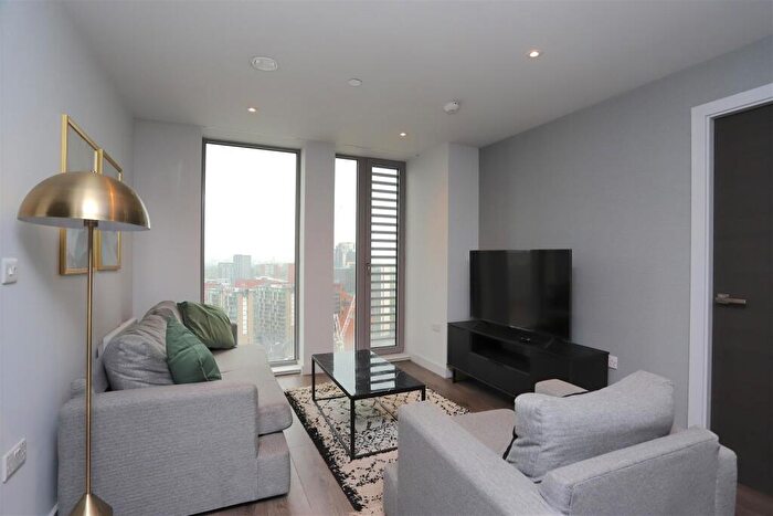 2 Bedroom Apartment For Sale In Embankment Exchange, Salford, M3