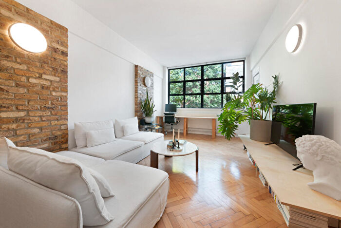 2 Bedroom Apartment To Rent In Grove House, Hackney London, E9