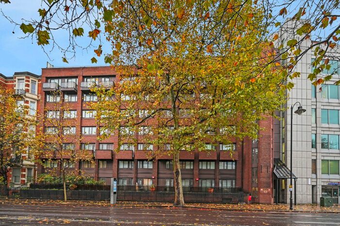 2 Bedroom Flat To Rent In Cromwell Road, Earls Court, London, SW5