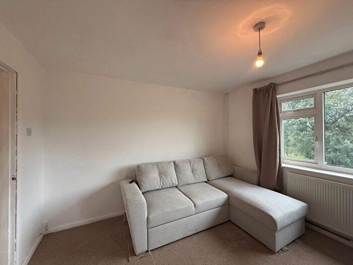 2 Bedroom Flat To Rent In Yewdale Crescent, Coventry, CV2