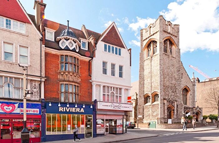 2 Bedroom Flat To Rent In High Street, London, W3