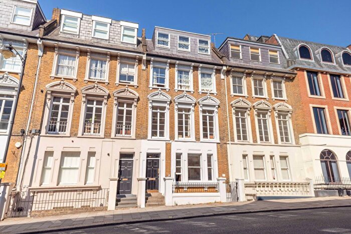 2 Bedroom Flat To Rent In Sheet Street, Windsor, SL4