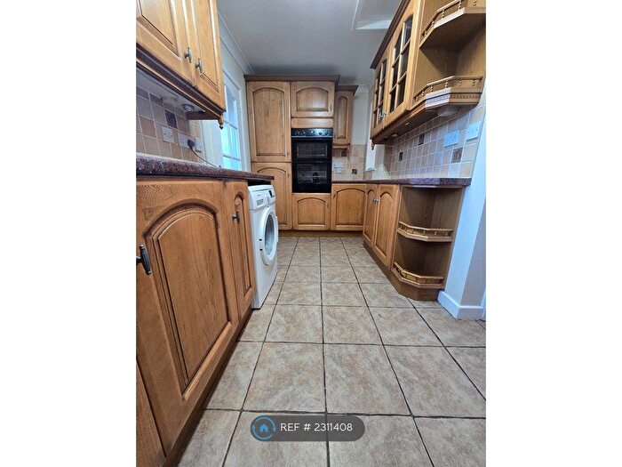 2 Bedroom End Of Terrace House To Rent In Stewkins, Stourbridge, DY8