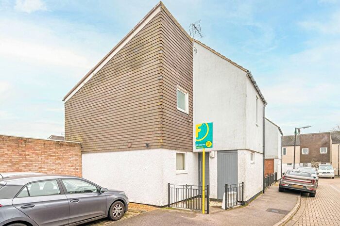 3 Bedroom Semi-Detached House To Rent In Millson Close, Whetstone, London, N20