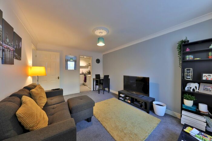 1 Bedroom Flat To Rent In Falsgrave Crescent, York, North Yorkshire, YO30