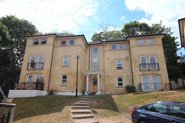 2 Bedroom Apartment To Rent In Elmgrove Park - Cotham, BS6