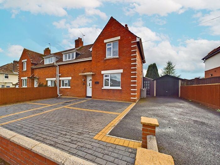 3 Bedroom Semi-Detached House For Sale In Honeylands, Curry Rivel, Langport, TA10