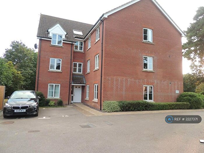 2 Bedroom Flat To Rent In Castle Gardens, Kesgrave, Ipswich, IP5