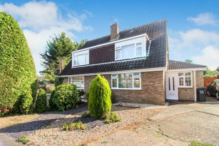 3 Bedroom Semi-Detached House To Rent In Dewlands, Oakley, Bedford, MK43