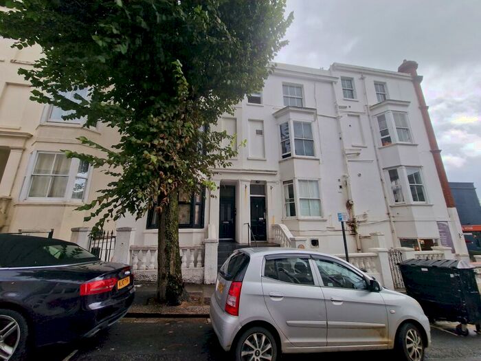 Studio To Rent In York Road, Hove, BN3