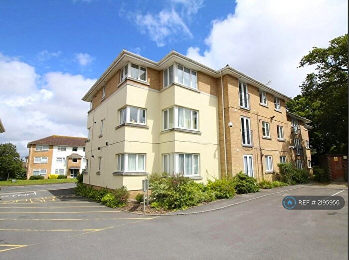 2 Bedroom Flat To Rent In Drew Grange, Poole, BH15