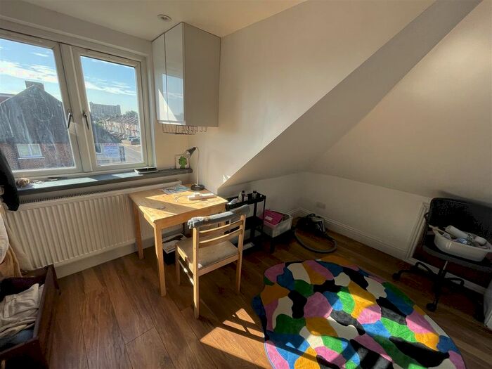 Studio To Rent In Kingsley Road, Hounslow, TW3