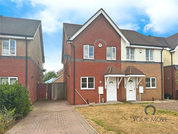 3 Bedroom Semi-Detached House To Rent In Churchyard Road, Tipton, West Midlands, DY4