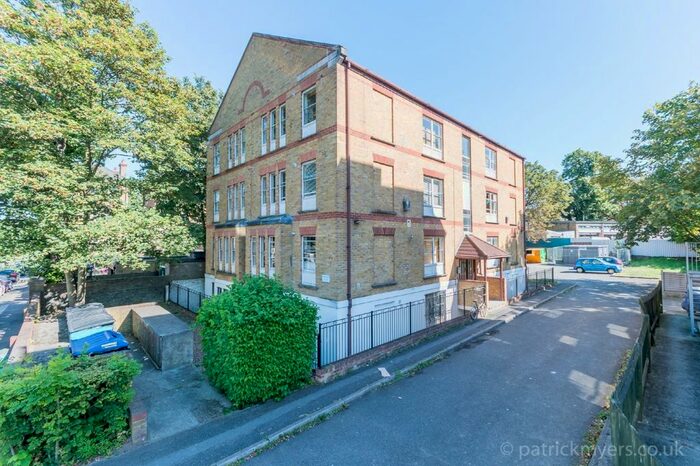 1 Bedroom Flat To Rent In The Gardens, London SE22